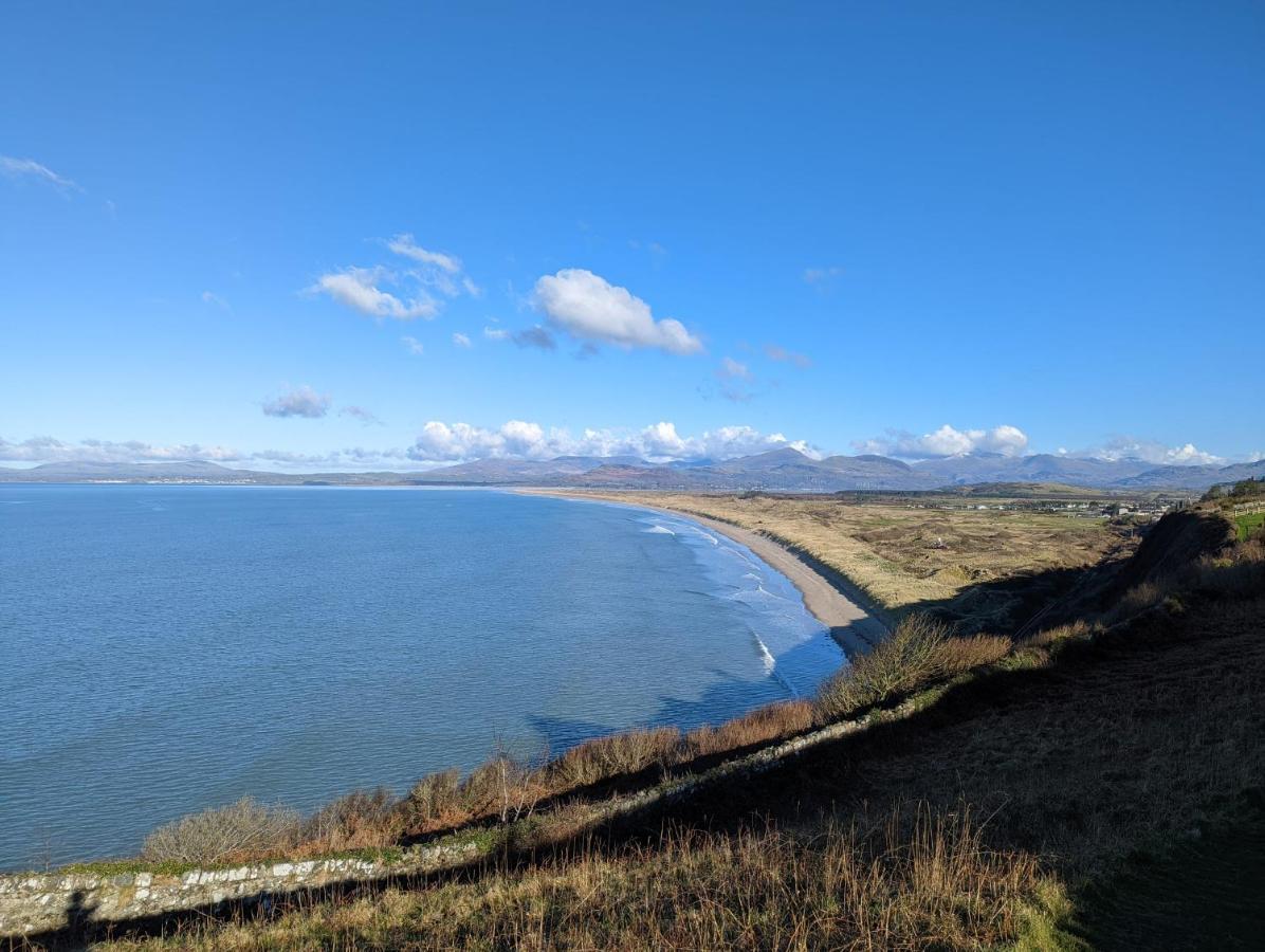 Cosy, Coastal In Snowdonia Holiday home *